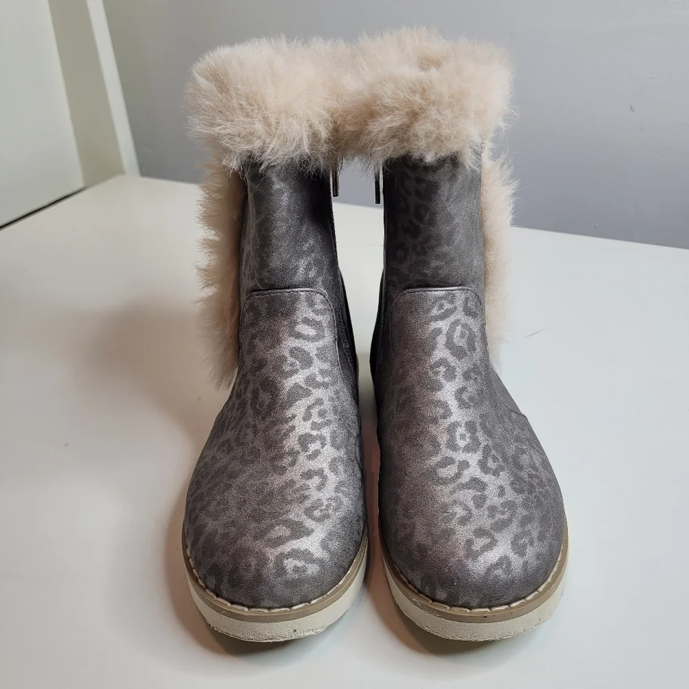 Tahari Gray Leopard Print Faux Fur Side Zip Bootie Size Girl's 10